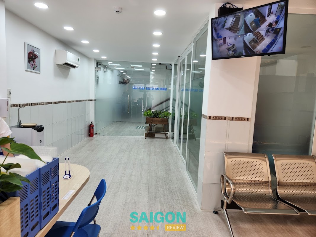 Không gian khám tiêu hóa và gan mật của bác sĩ Nguyễn Hữu Chung